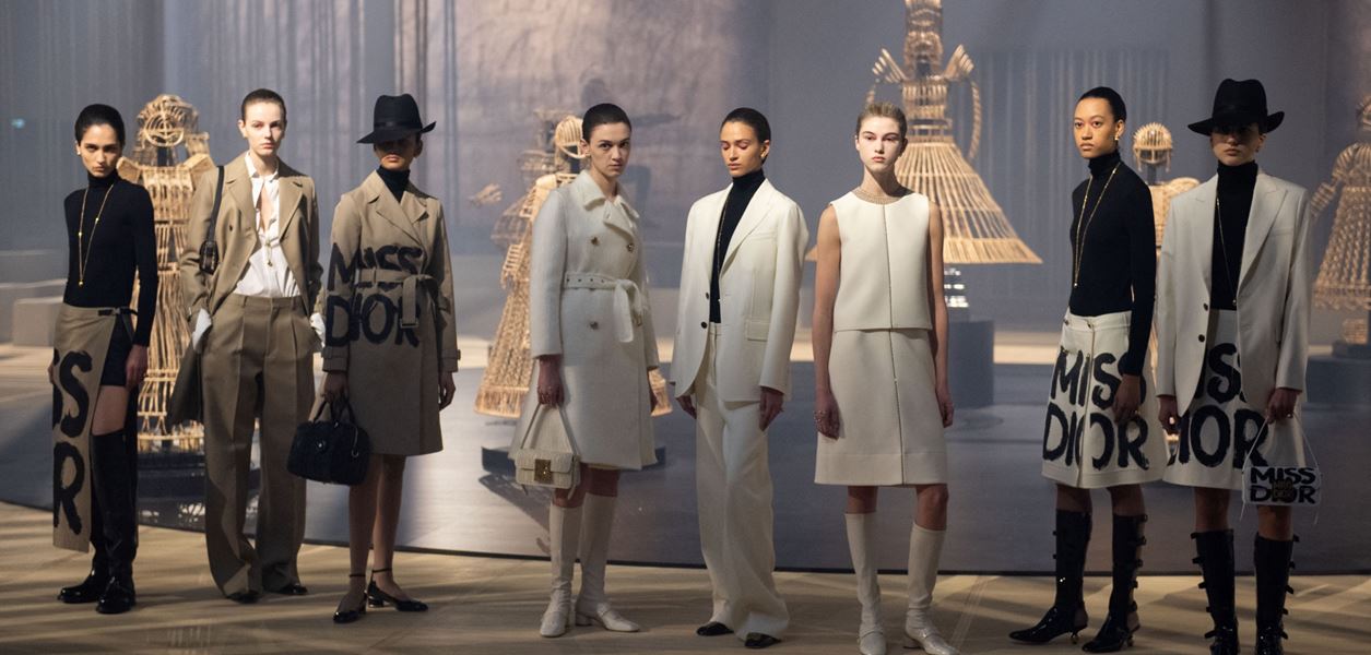 Dior обръща поглед към миналото в Седмица на модата в Париж