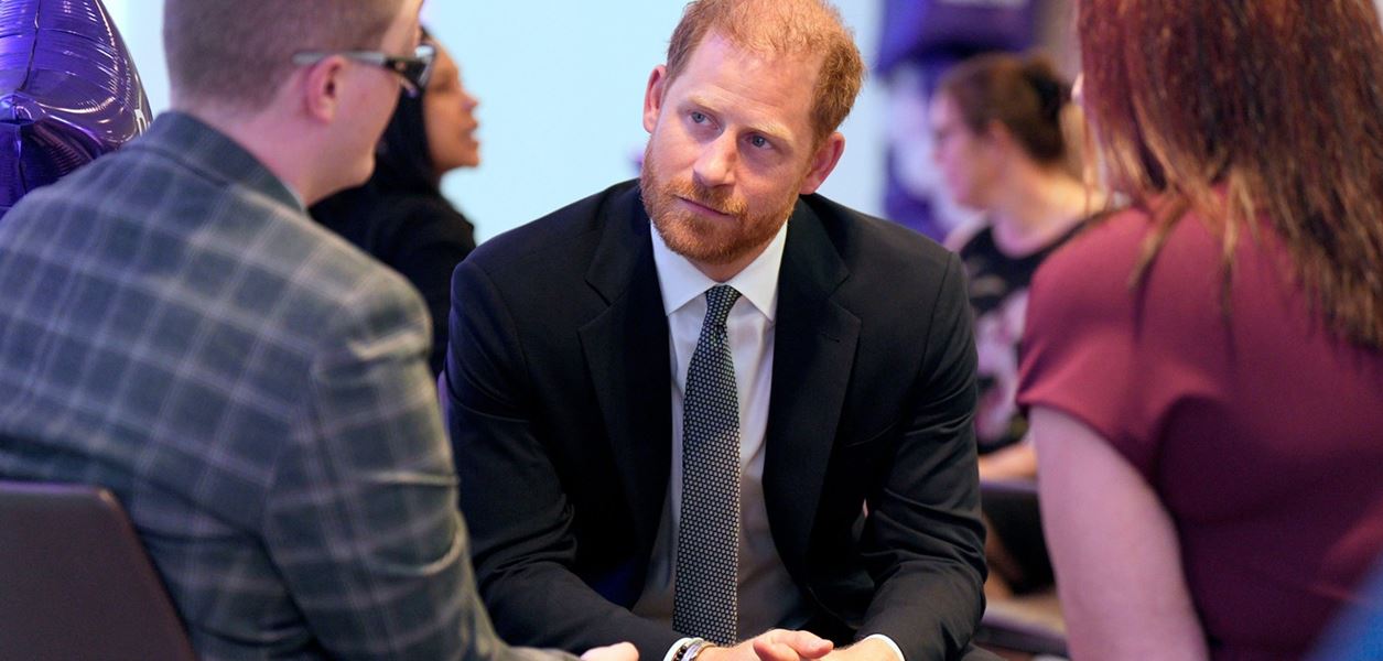 Принц Хари се завърна във Великобритания