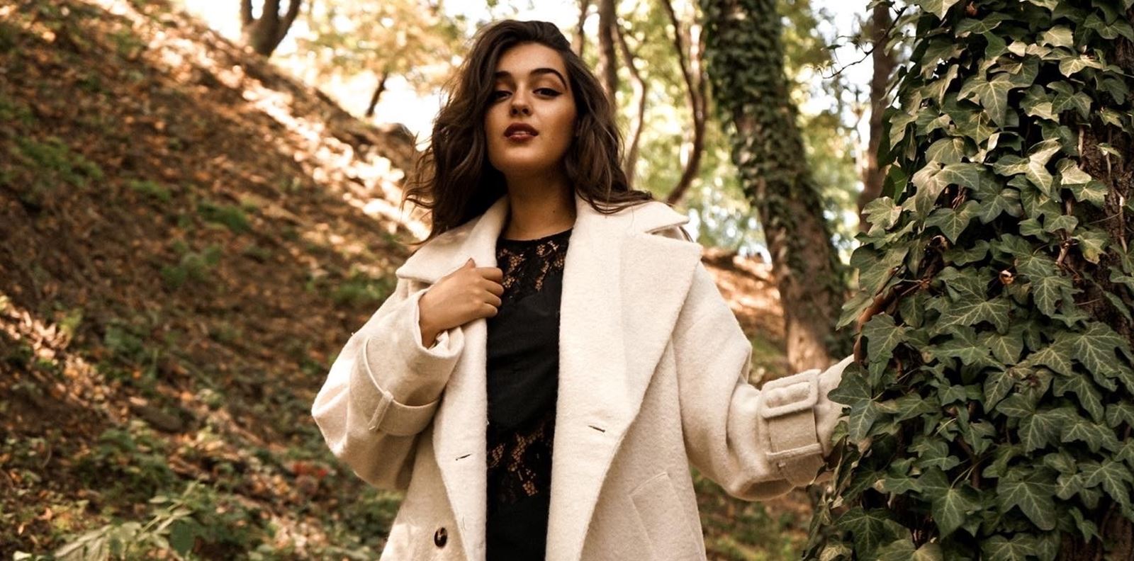 Мари Константин среща фантастични хора онлайн, ние срещнахме нея