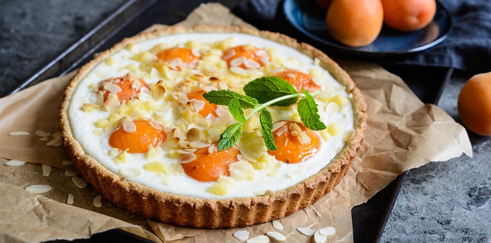 Кулинарен уикенд: Тарт с кайсии, рикота и филирани бадеми