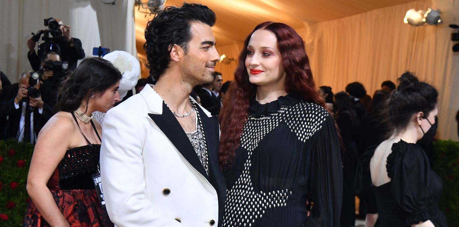 Джо Джонас и Софи Търнър станаха родители за втори път