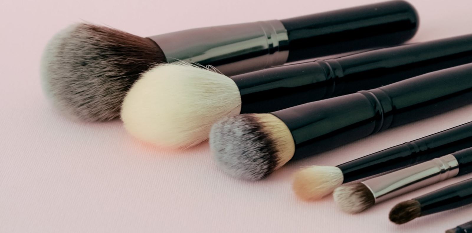 Четките за грим, които са задължителни за beauty будоара