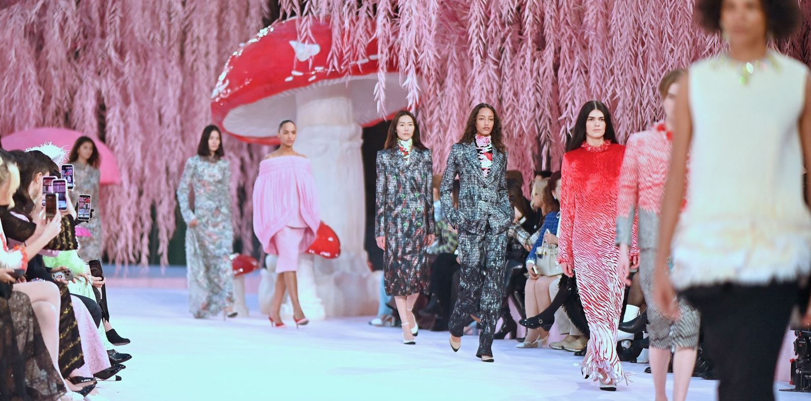 Приказната колекция на Матю Блази и Chanel