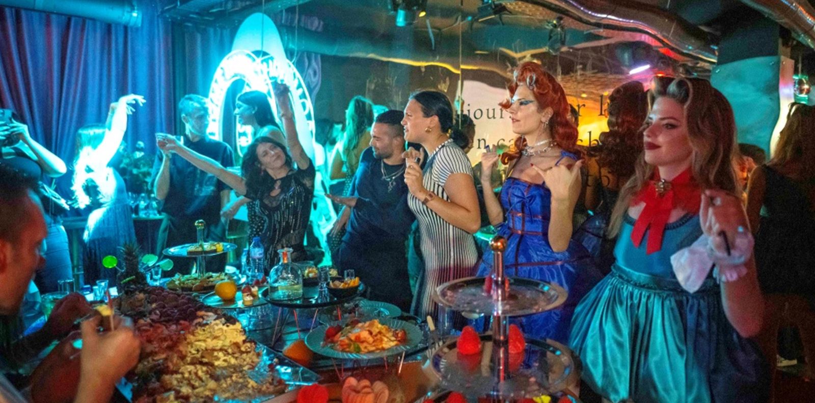 Партито на сезона. Не приличаше на никое друго