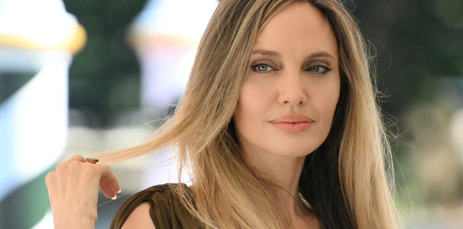 Новото карамелено русо на Анджелина Джоли е вдъхновение в края на сезона