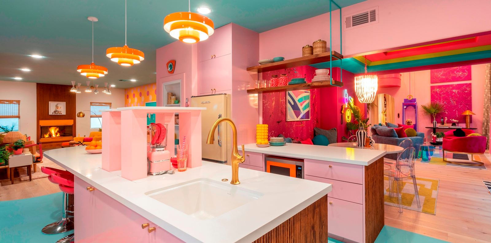 Как старата кухня може да се превърне в мечтата на Барби?