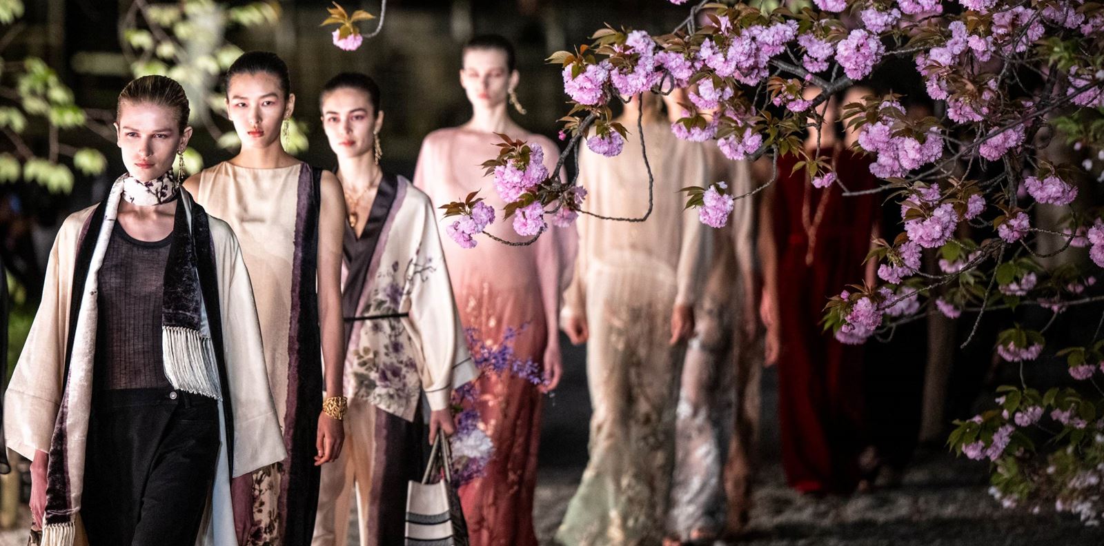 Dior среща Киото в стилна хармония между Изтока и Запада