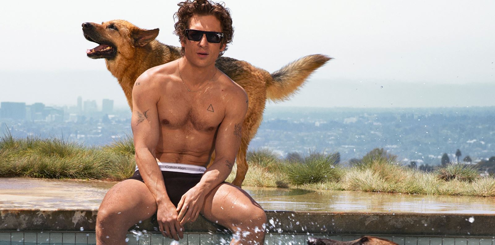 Джеръми Алън Уайт се завръща за есенната кампания на Calvin Klein