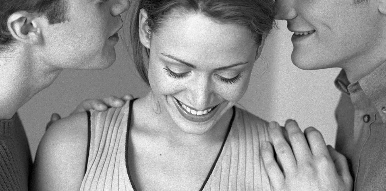 Какво е полиаморна връзка и подходяща ли е за нас?