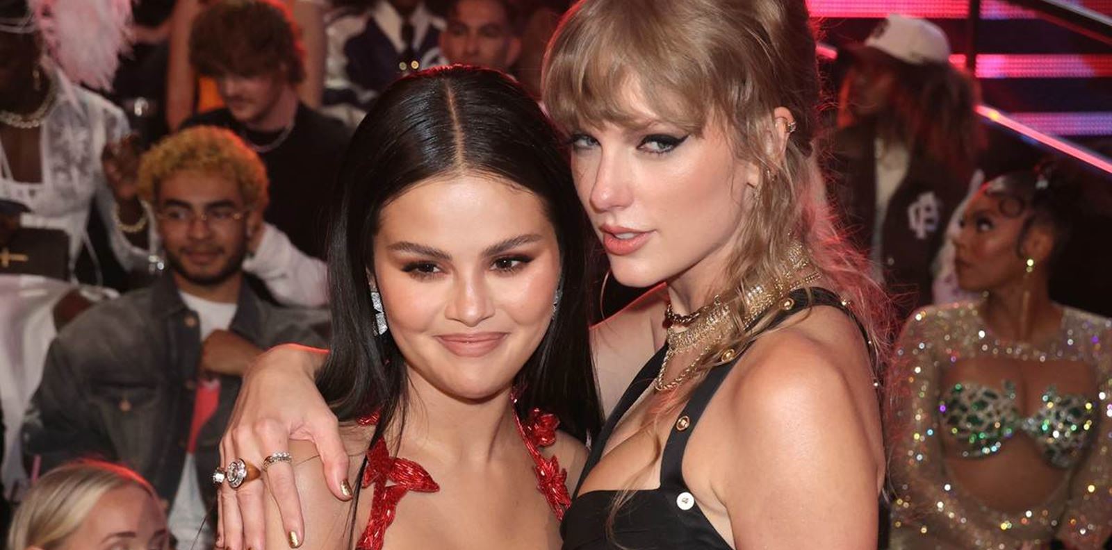 Тейлър Суифт изненада Селена Гомес с оригинален ръчно направен подарък