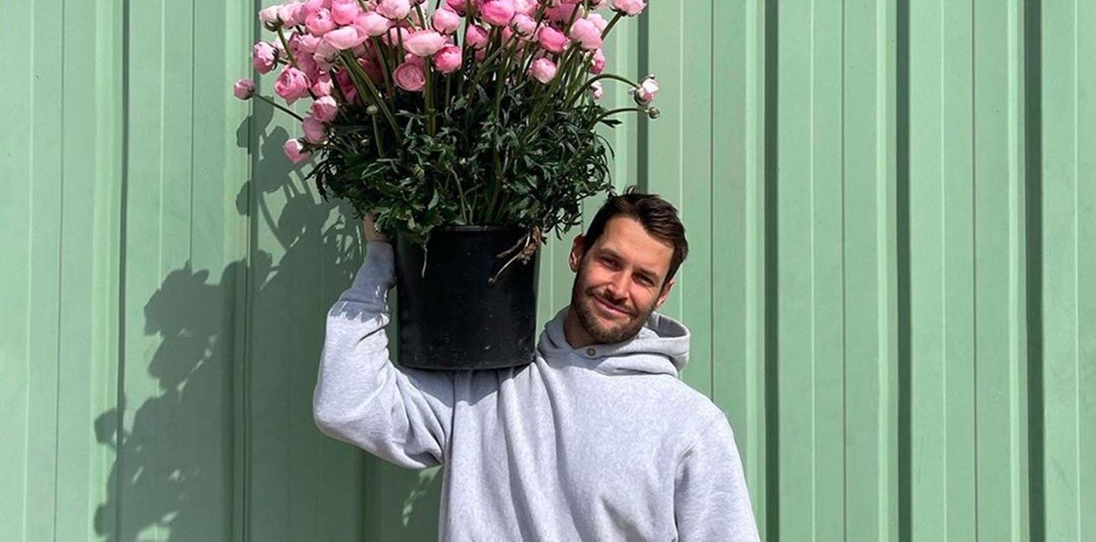 Jacquemus отвори бутик за цветя в Париж