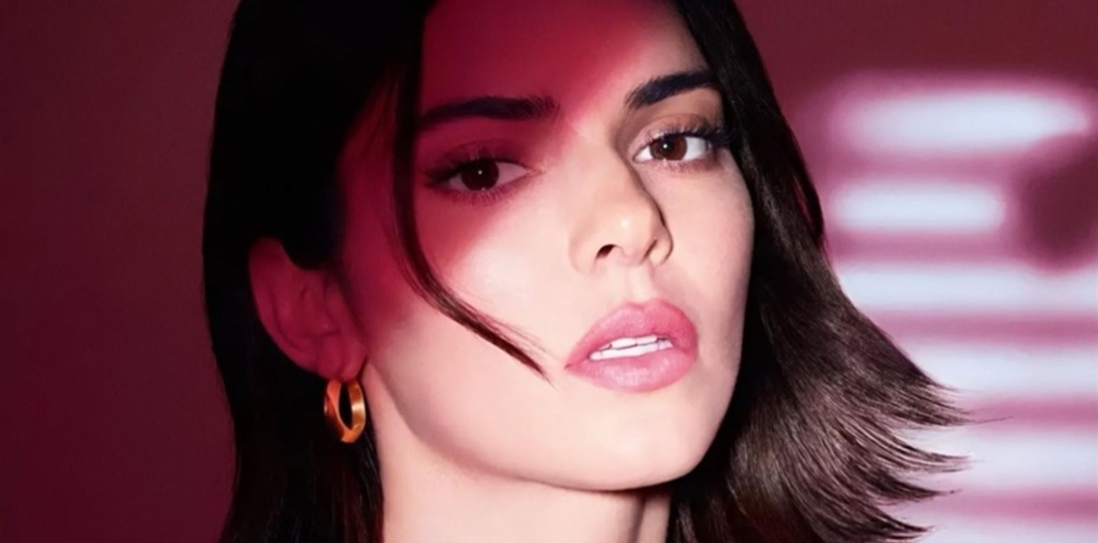 Кендал Дженър е новото лице на аромата Emporio Armani Power of You