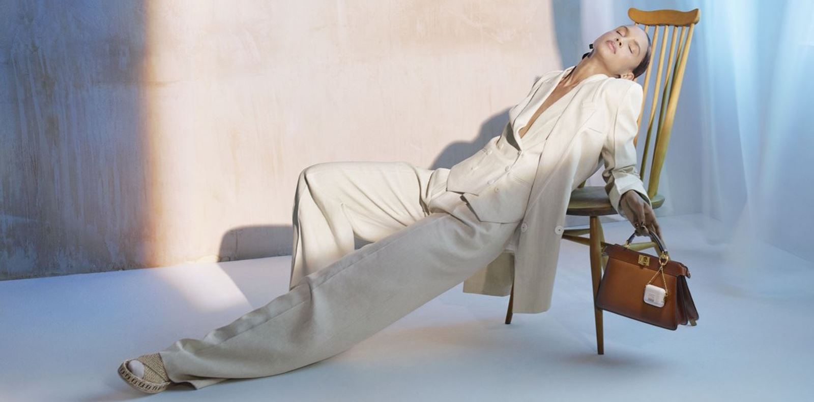 Fendi отново ни потапя в елегантна магия