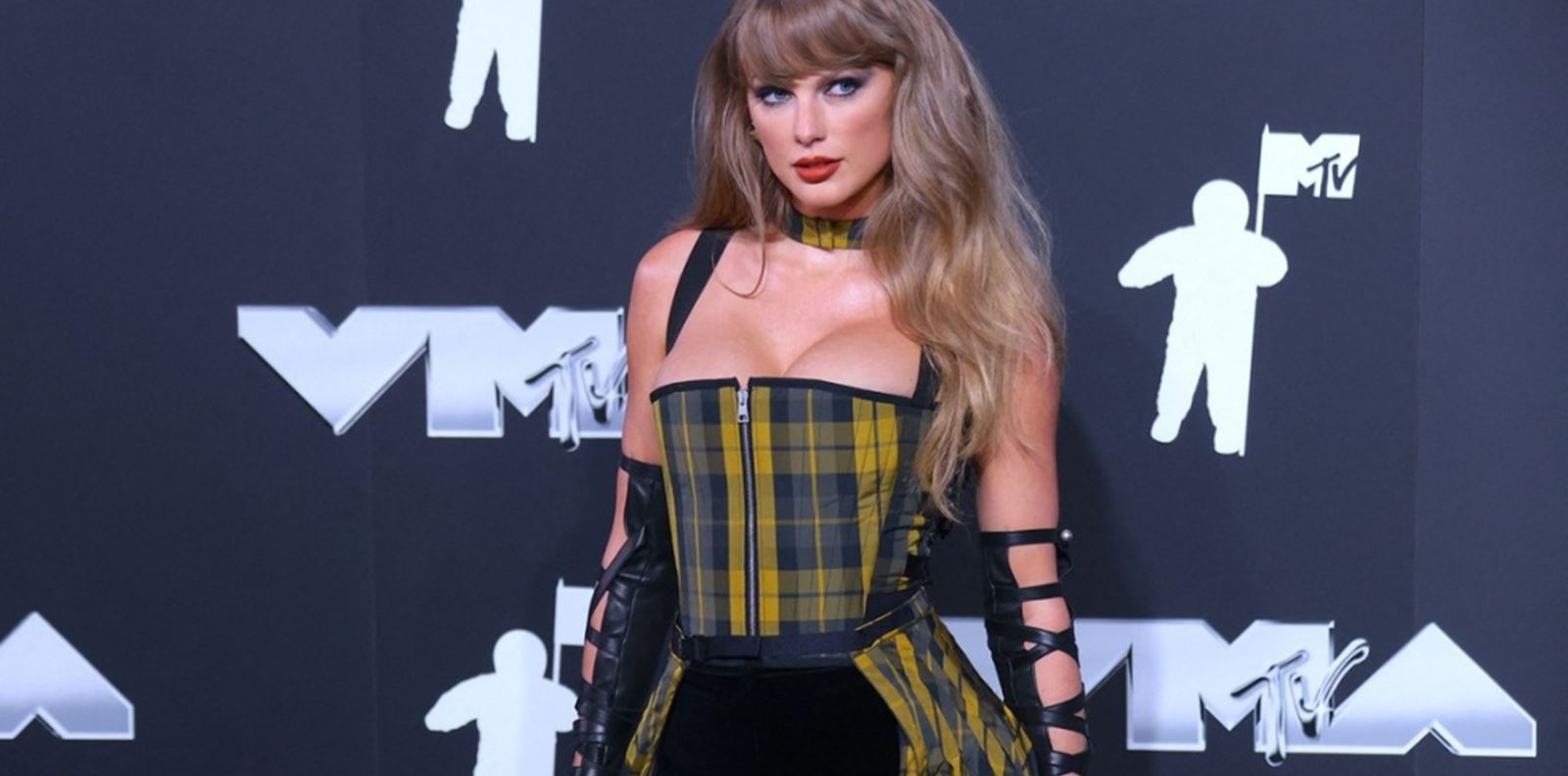 Тейлър Суифт счупи всички рекорди на видео наградите на MTV