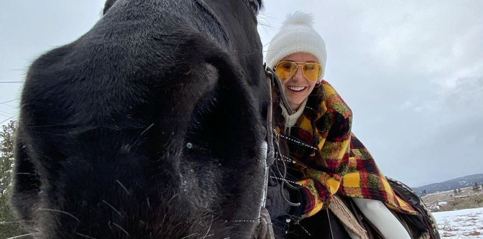 Нина Добрев стана на 31... за втори път