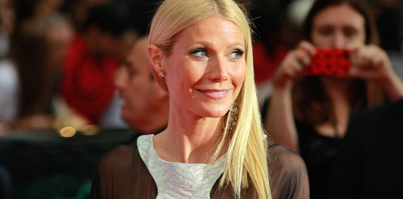 Гуинет Полтроу най-накрая коментира експлодиращата свещ