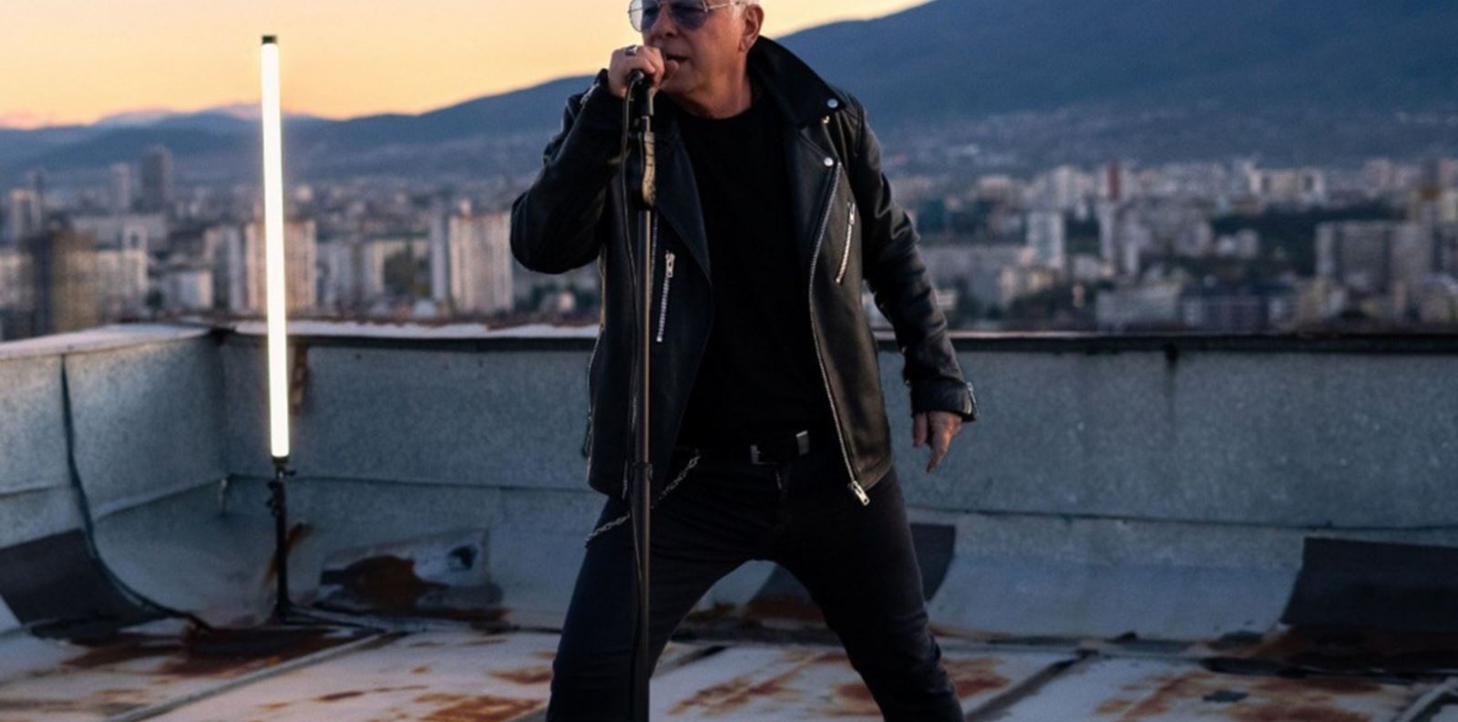 Стенли с ново видео, дни преди големия концерт