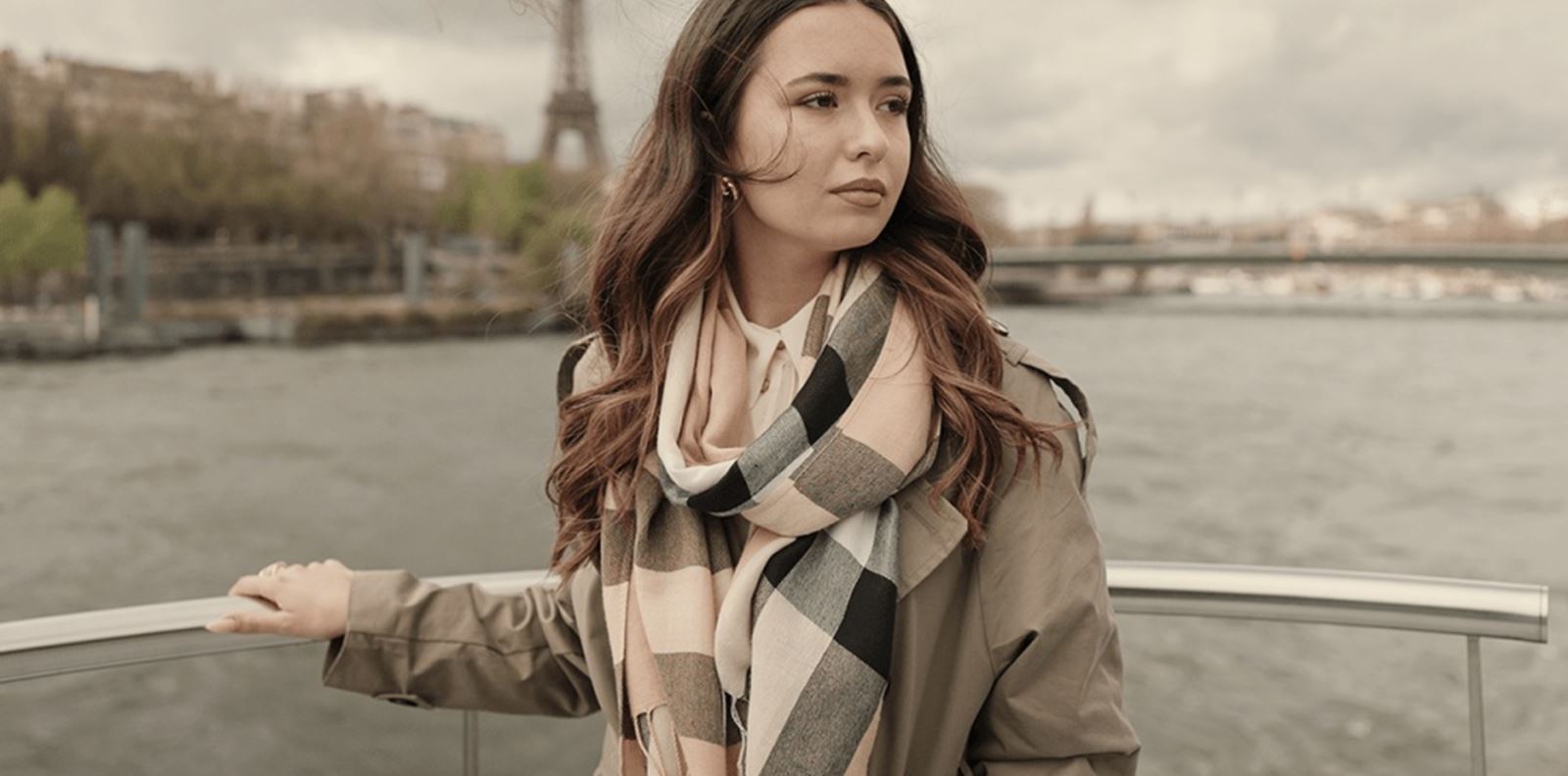 Дани Илиева от &quot;Гласът на България&quot; с нова песен и видео от Айфеловата кула