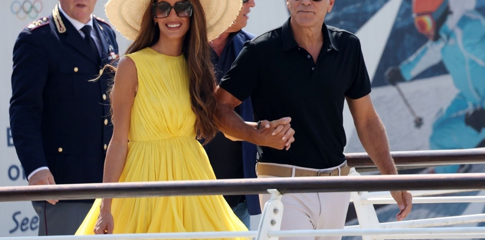 Амал Клуни и безупречният стил, който показа във Венеция