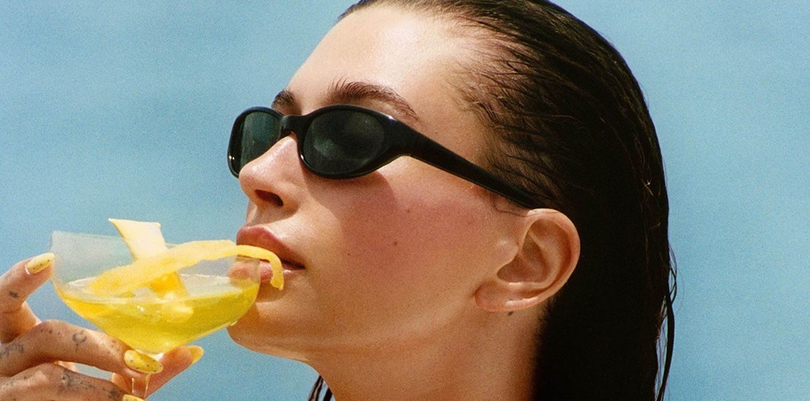 Хейли Бийбър превърна гланца за устни в бижу