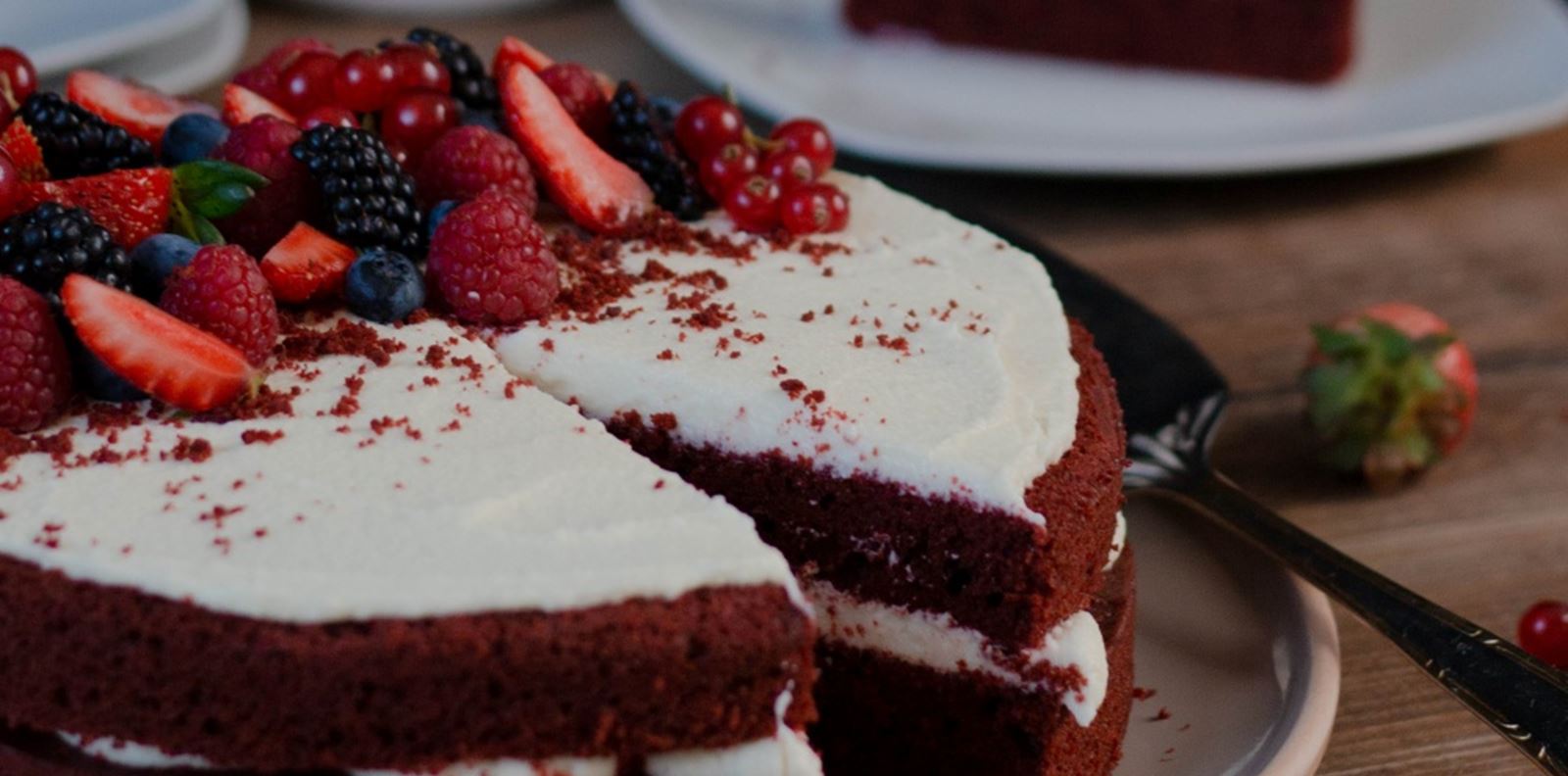 Да подсладим празника с червено кадифе