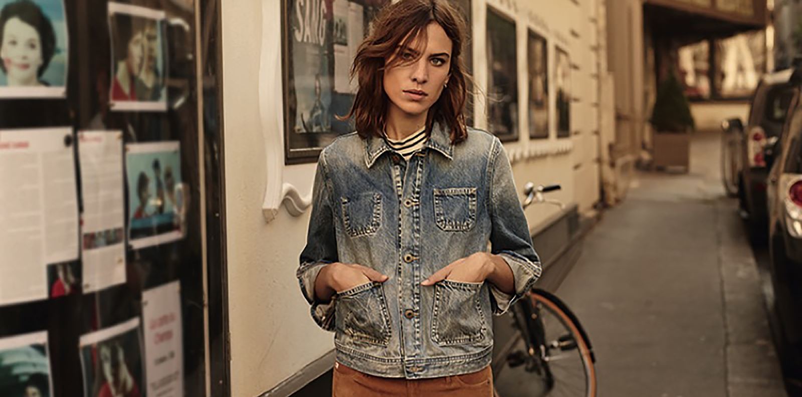 Алекса Чънг цапа обувките си с кал, за... да изглежда страхотно?!!