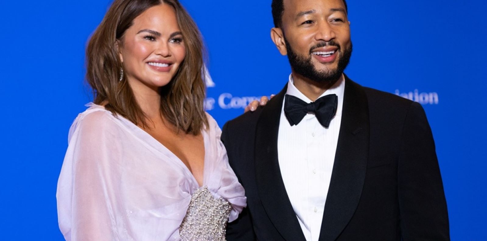 Изненада! Криси Тийгън и Джон Леджънд отново са родители