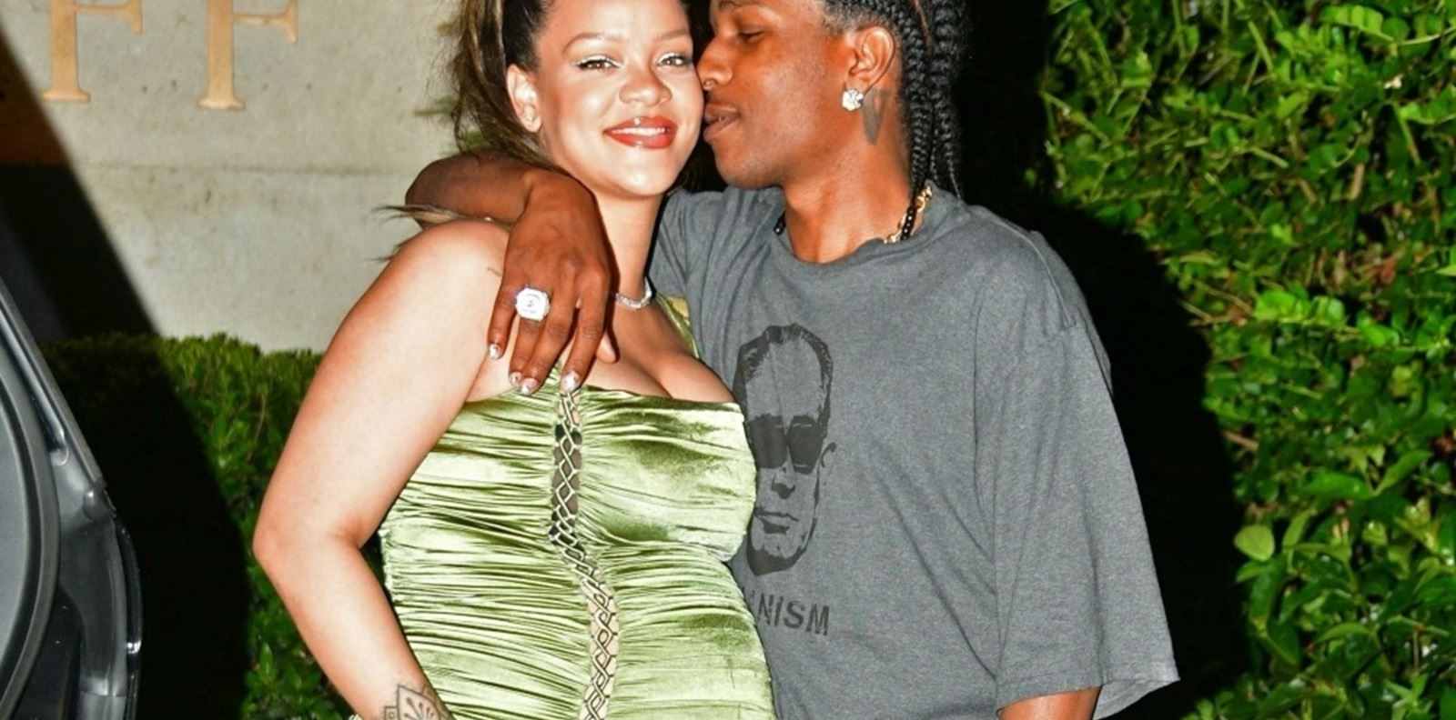 Риана е родила момче