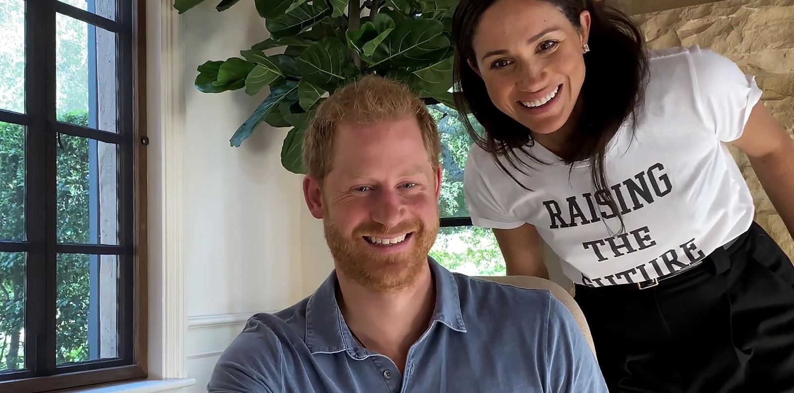 Меган Маркъл направи тази тениска за 33 долара истински хит