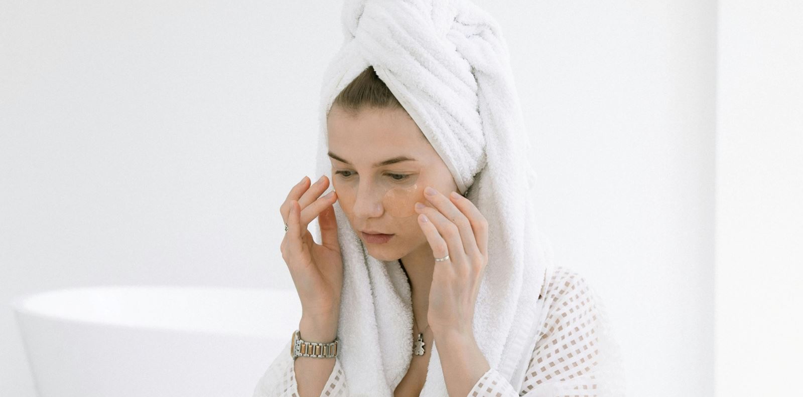 Защо витамин C е любимата ни съставка в борбата с тъмните петна?