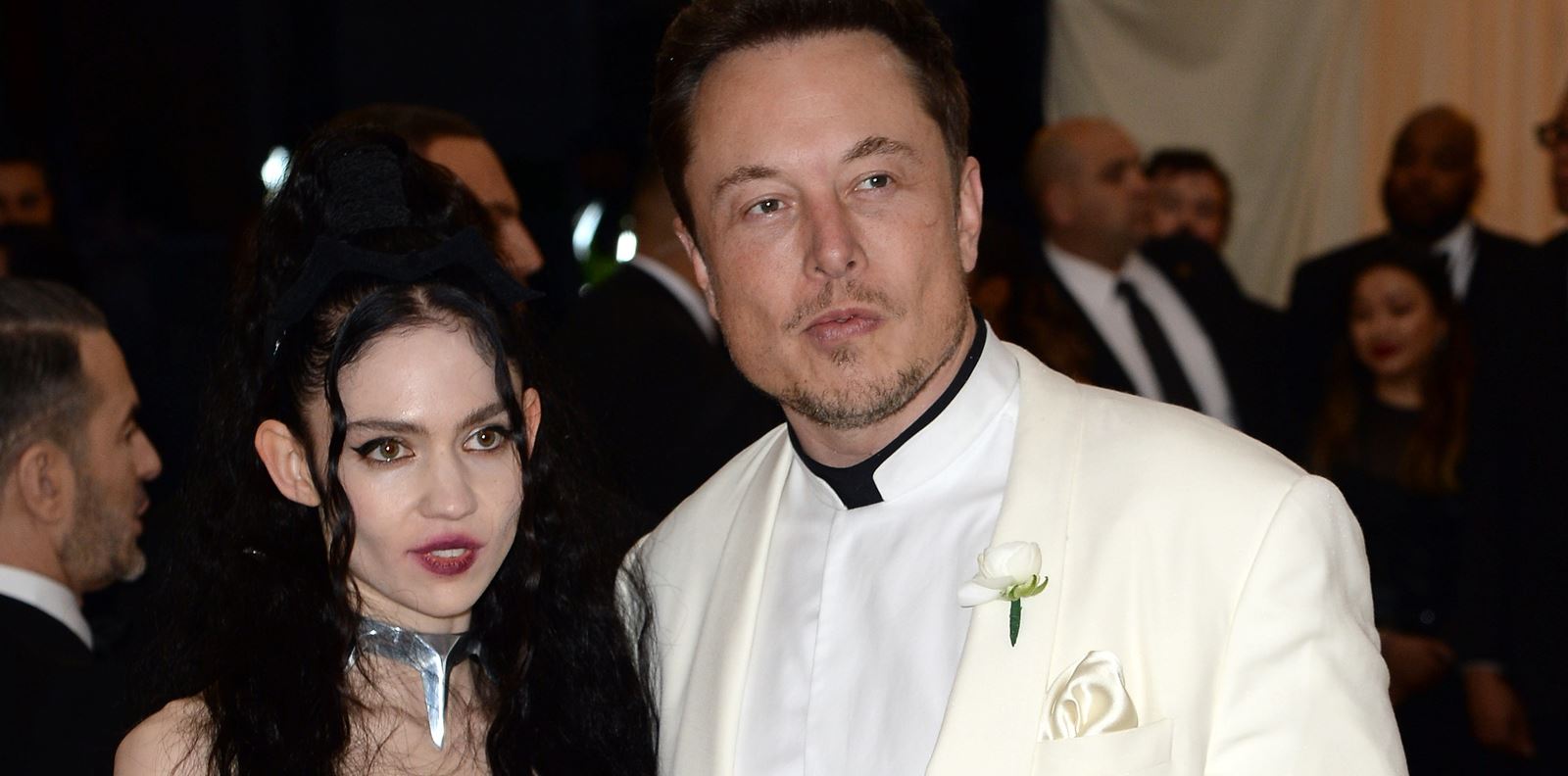 Илън Мъск сподели очарователен семеен кадър с X AE A-Xii