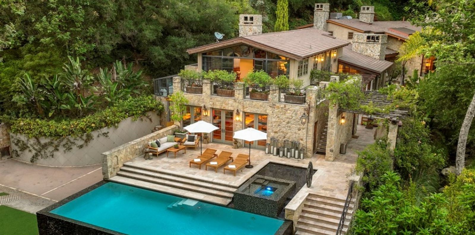 Джей Ло продаде луксозното си имение в Бел Еър