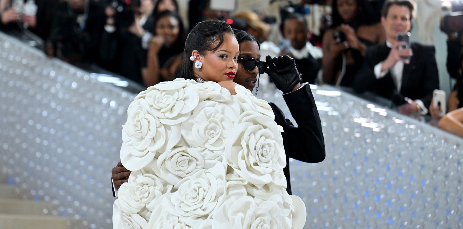 Всички звезди, които минаха по червения килим на Met Gala