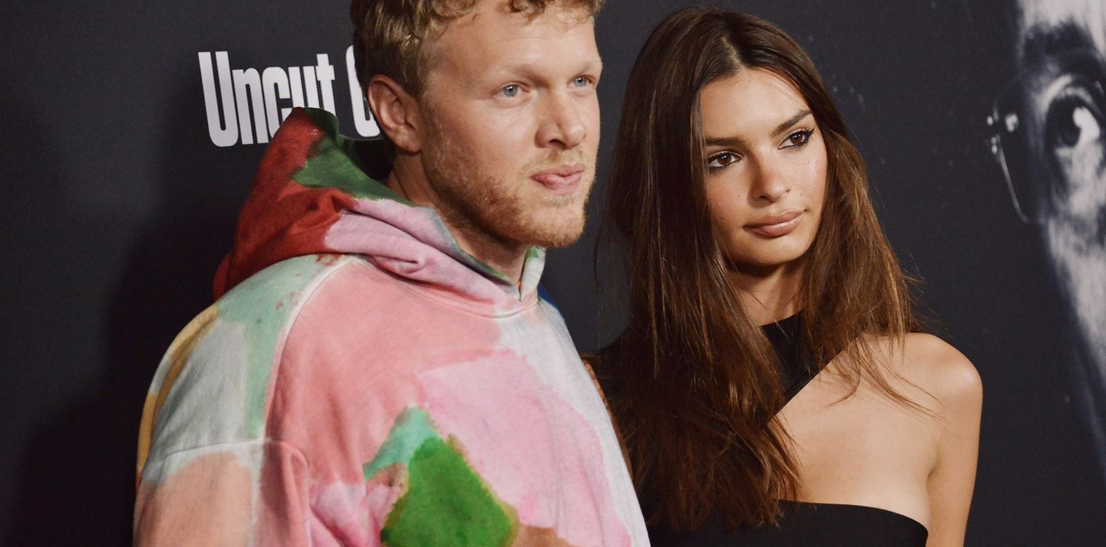 Бившият съпруг на Емили Ратайковски е обвинен в сексуално насилие