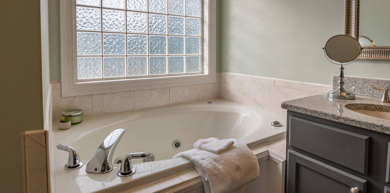 Направете банята си стилна и функционална