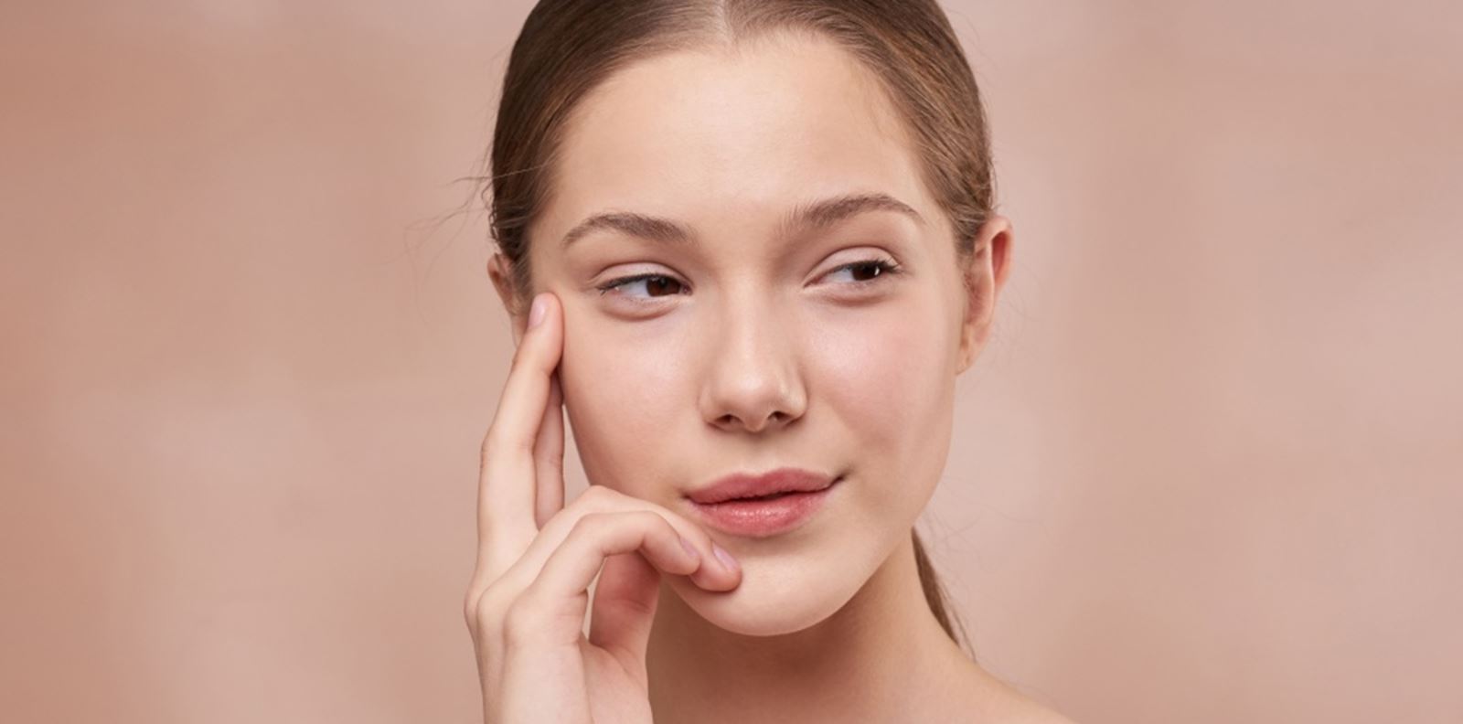 3 трика за перфектна кожа, които ни се иска да знаехме през 20-те си години