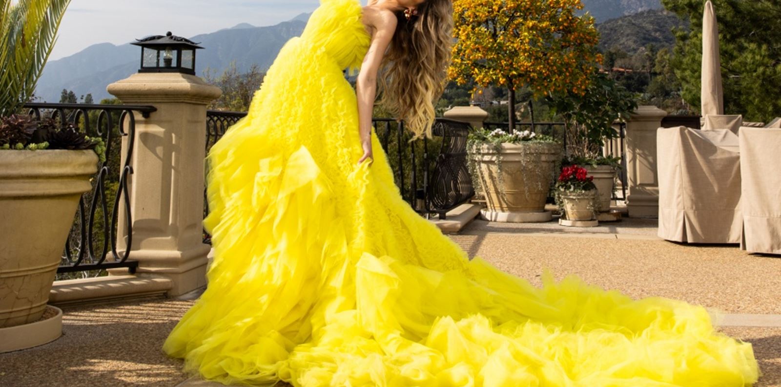 Ester Anaya in Wonderland