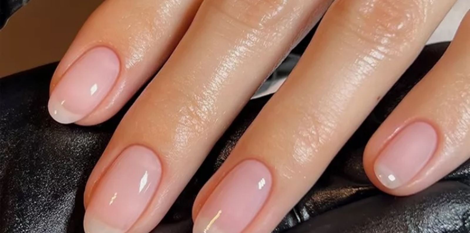 Френският маникюр, който ще накара визията ви да изглежда изискана и скъпа
