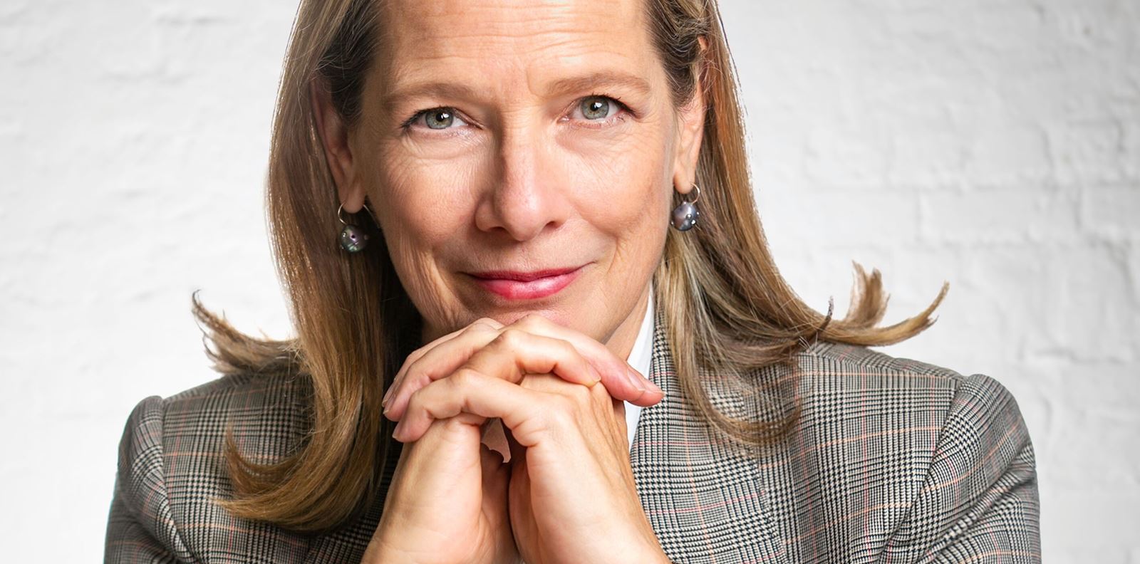 Дейна Томас: Зад кулисите на модната индустрия