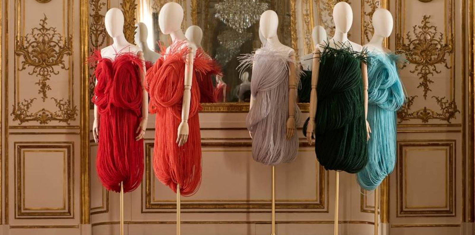 Необикновеното шоу на Loewe за Седмица на модата в Париж