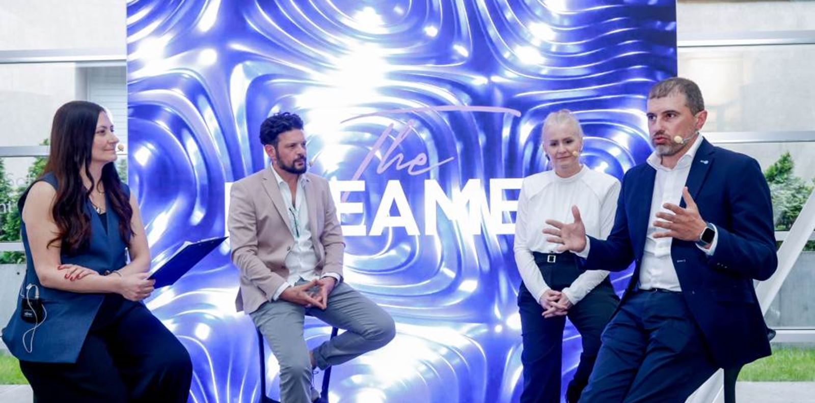 Филип Морис България представи IQOS ILUMA i - най-новото поколение IQOS устройства