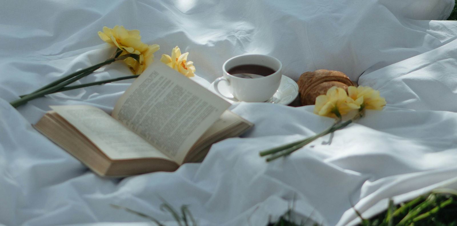 7 книги, които да подариш или започнеш точно сега