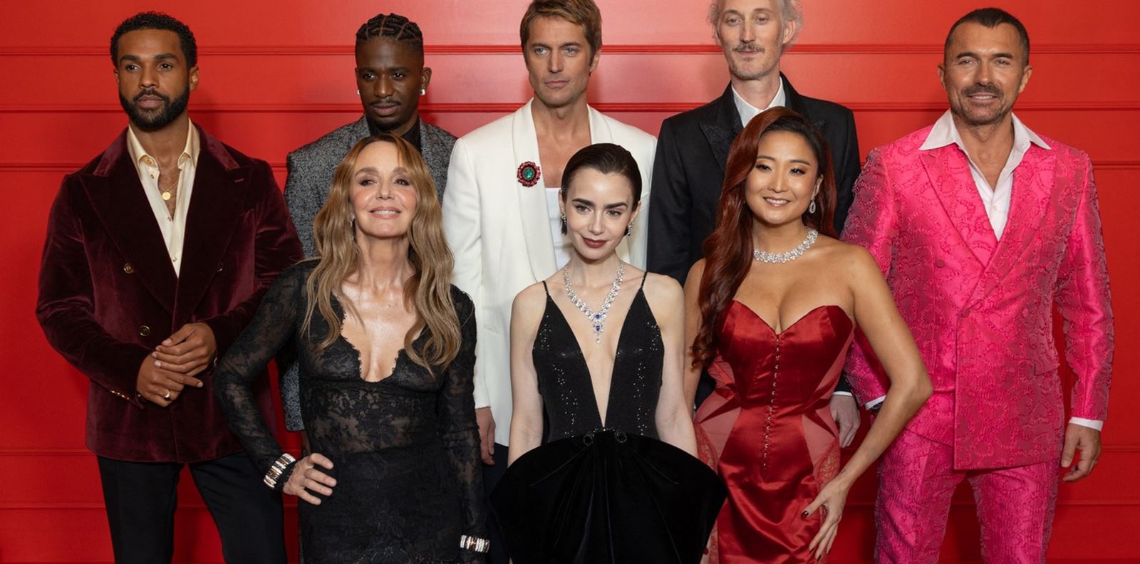 Лили Колинс и звездите на премиерата на "Emily in Paris"