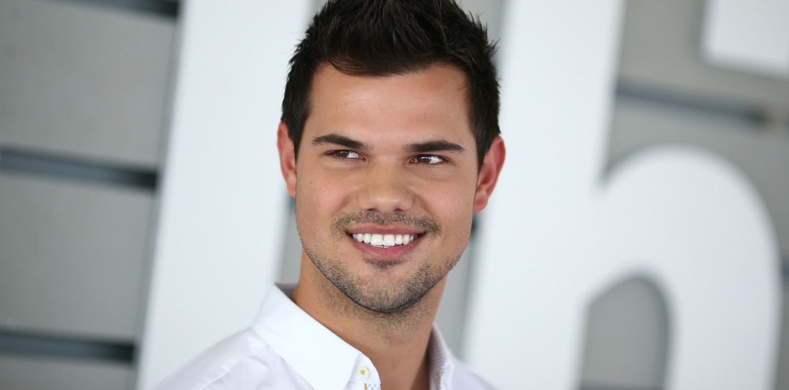 Тейлър Лаутнър разказва за борбата с тялото си след "Здрач"