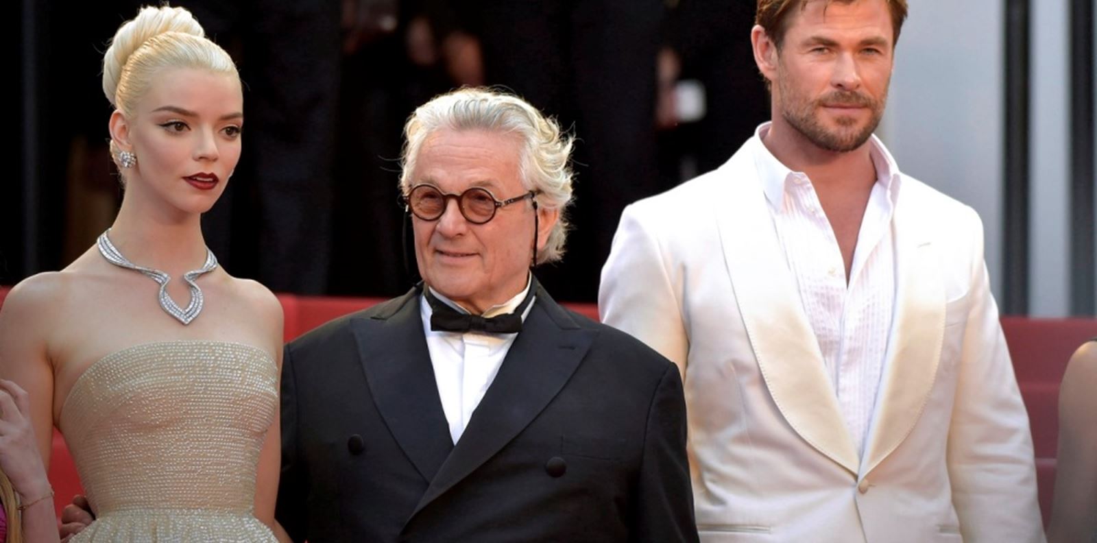 Крис Хемсуърт и Аня Тейлър-Джой със 7-минутни овации в Кан