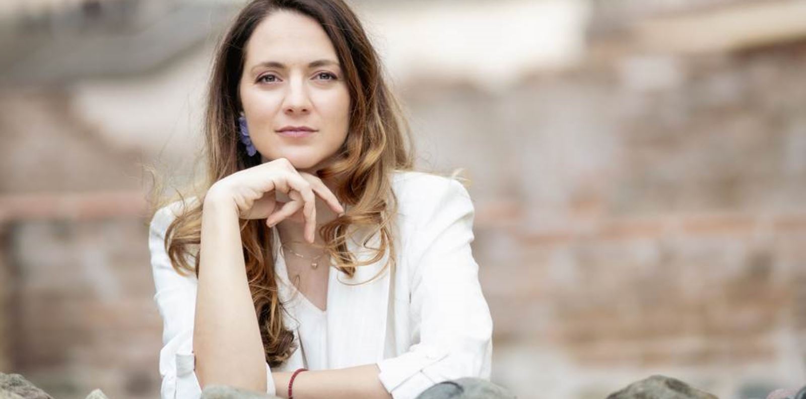 Писателката Костадина Костова: Историята, която избираме да разкажем