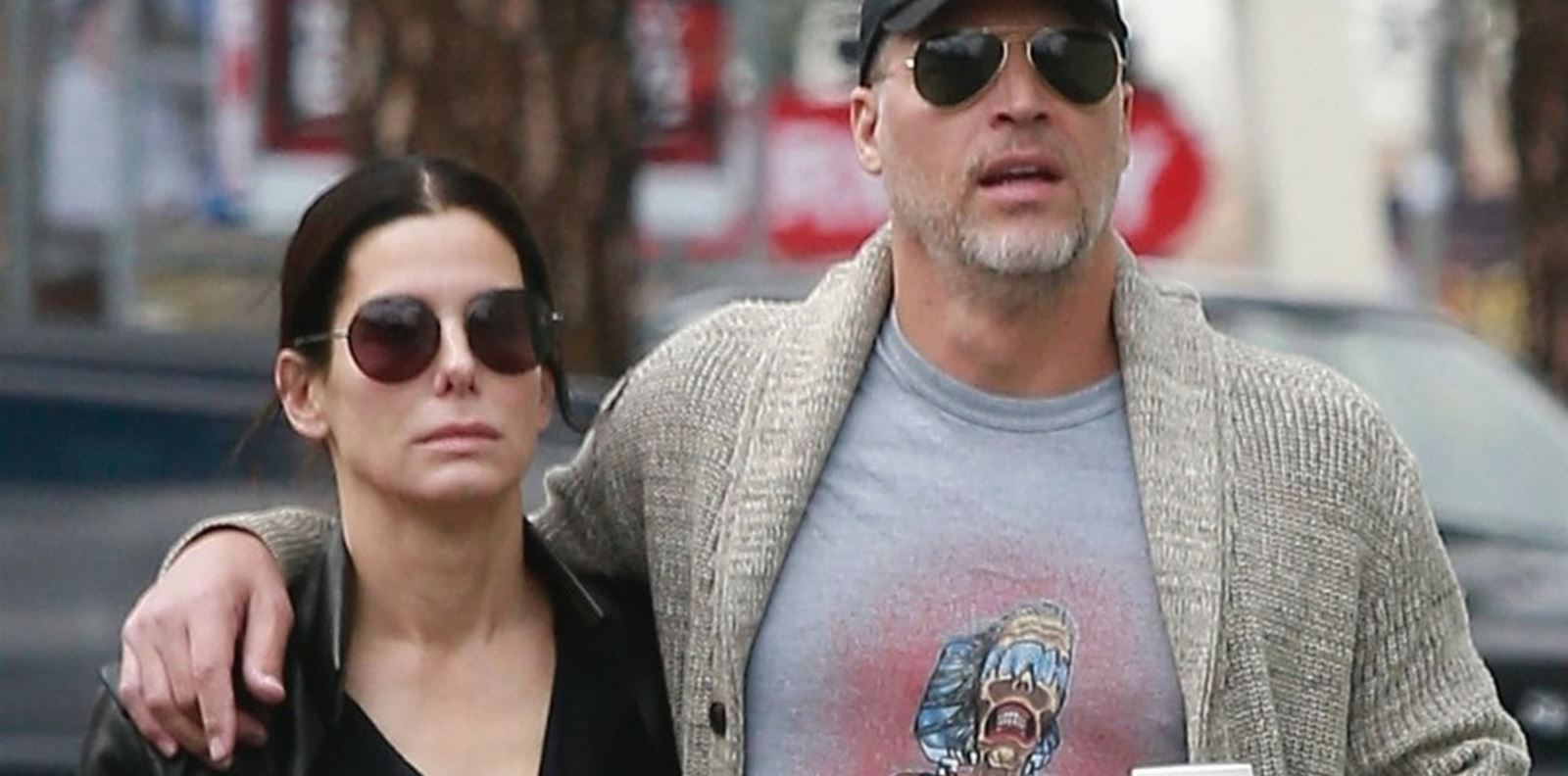 Сандра Бълок се е врекла във вярност на Брайън Рандъл