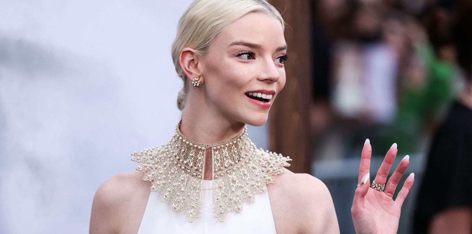 Всички мислят, че Аня Тейлър-Джой е сгодена