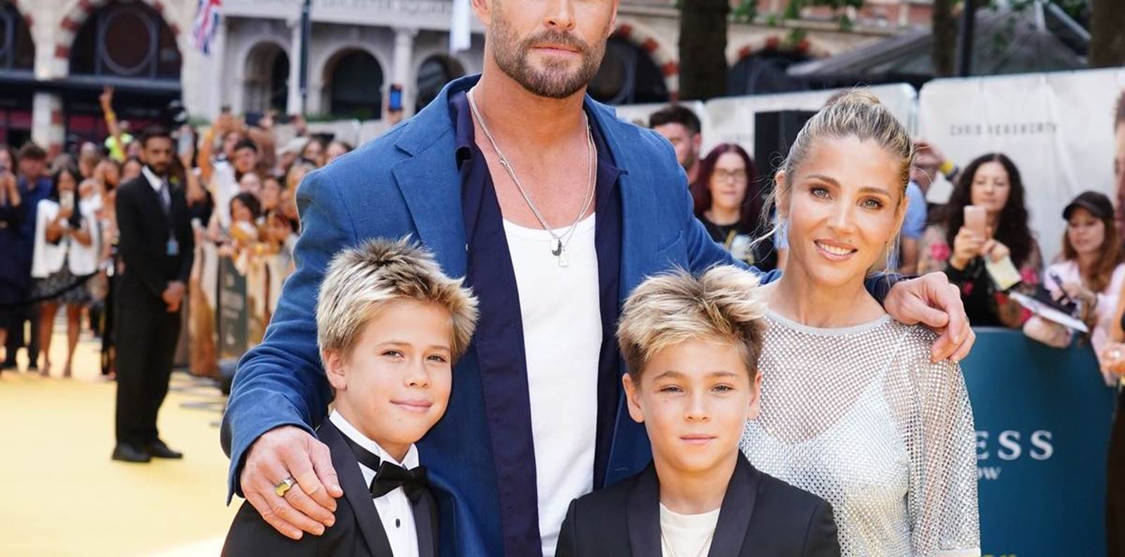 Близнаците на Крис Хемсуърт откраднаха шоуто в Лондон