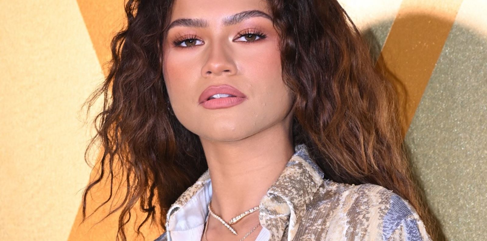 Зендая дебютира с прическа ала Рейчъл Грийн